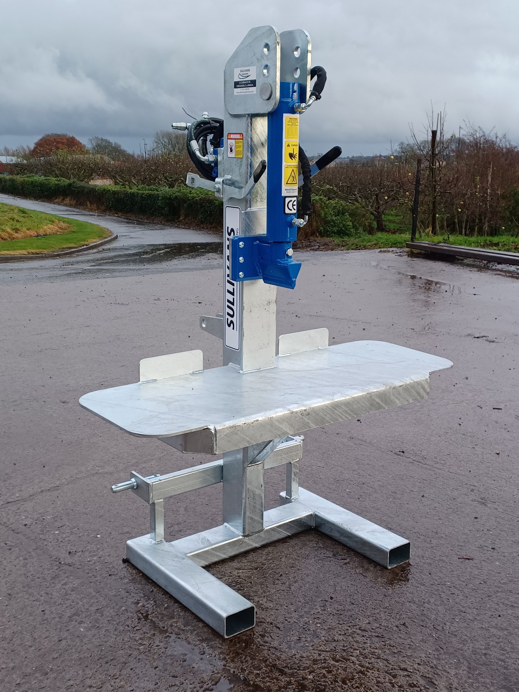 16 Tonne Log splitter c/w 1 piece large table 1360mm wide Mode - SU16-1