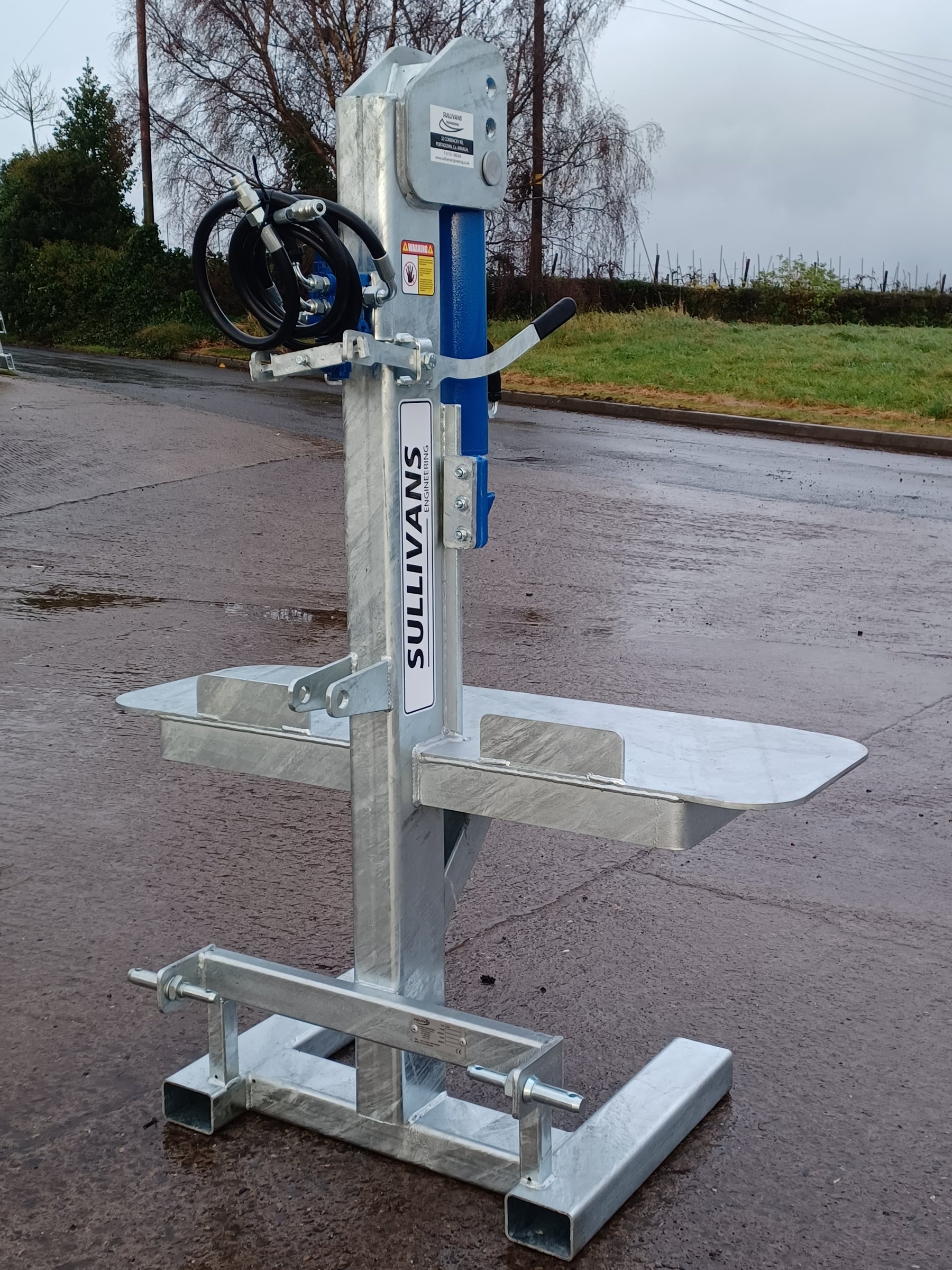 16 Tonne Log splitter c/w 1 piece large table 1360mm wide Mode - SU16-1